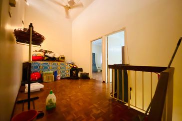 2storey terrace,not facing house,view to believe 