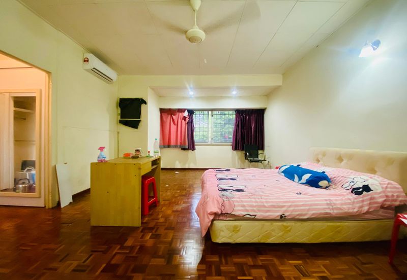 2storey terrace,not facing house,view to believe 