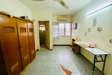 2storey terrace,not facing house,view to believe 