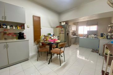 2sty terrace house, not facing house