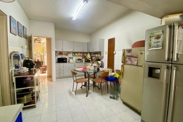 2sty terrace house, not facing house