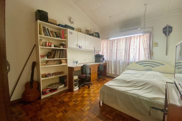 2sty terrace house, not facing house