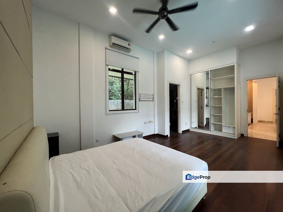 2sty bungalow,come with swimming pool, Selangor, Seri Kembangan