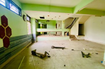 Corner,good for rebuild,good for business