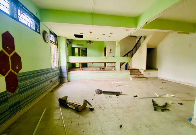 Corner,good for rebuild,good for business