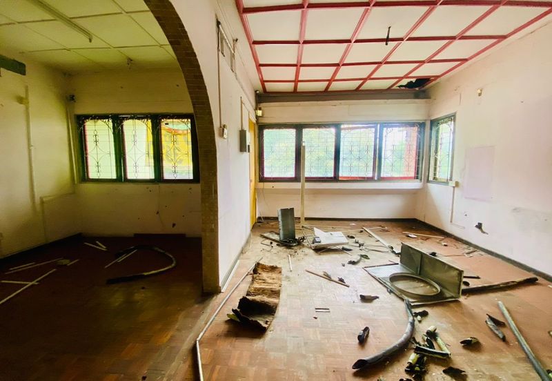 Corner,good for rebuild,good for business