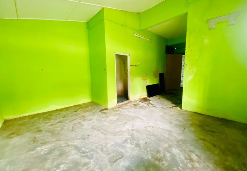 Corner,good for rebuild,good for business