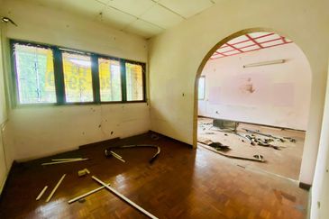 Corner,good for rebuild,good for business