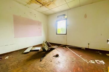 Corner,good for rebuild,good for business