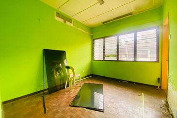 Corner,good for rebuild,good for business