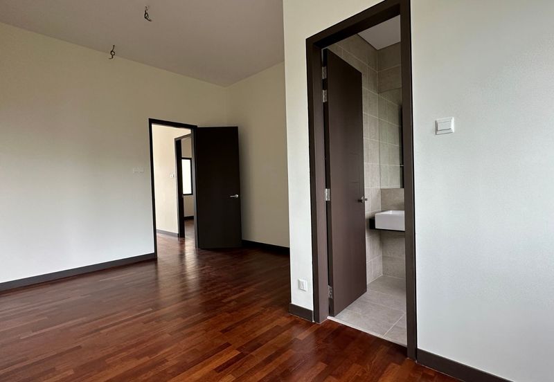 Tiara Hills, Taman Taynton View