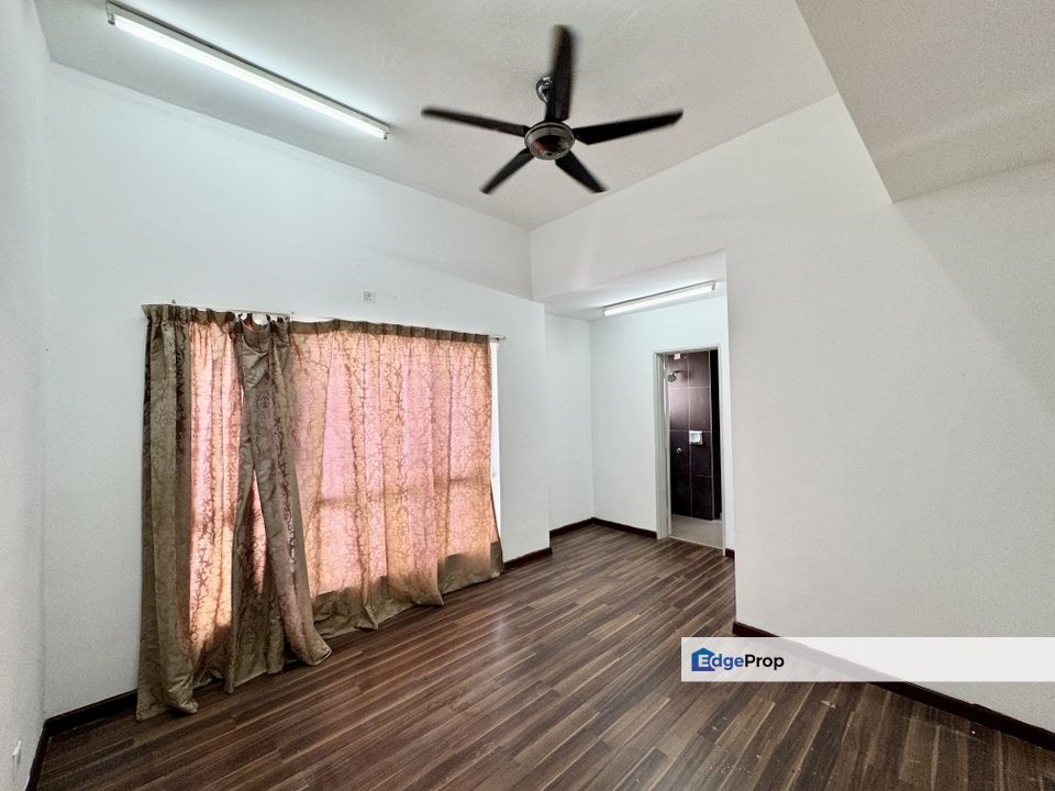 Super Cheap!3sty semi-D,freehold, Selangor, Balakong