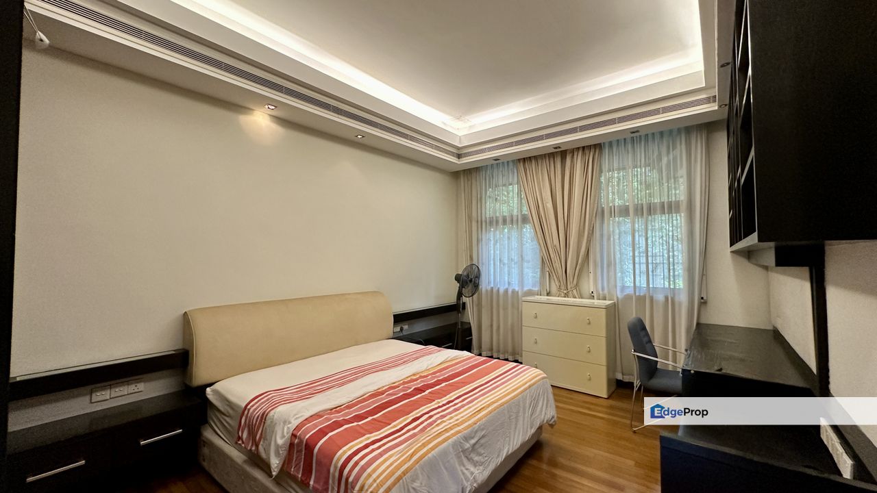 2sty bungalow,nice renovated,pool, Kuala Lumpur, Bangsar