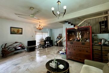 Jalan Mutiara Barat 6 