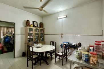 Jalan Mutiara Barat 6 