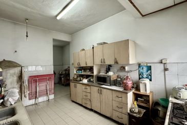 Jalan Mutiara Barat 6 