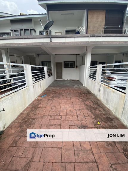 Ground Floor Townhouse Lake Residence, Puchong, Selangor, Puchong