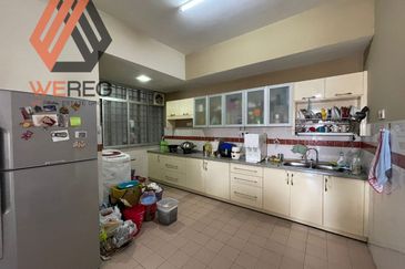 Lakes Condominium, Kota Kemuning RM490K 1230sqft for sale!!