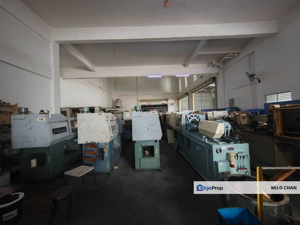Kapar, Klang Corner Lot 1 1/2 storey Semi Detached Factory for Sale, Selangor, Klang