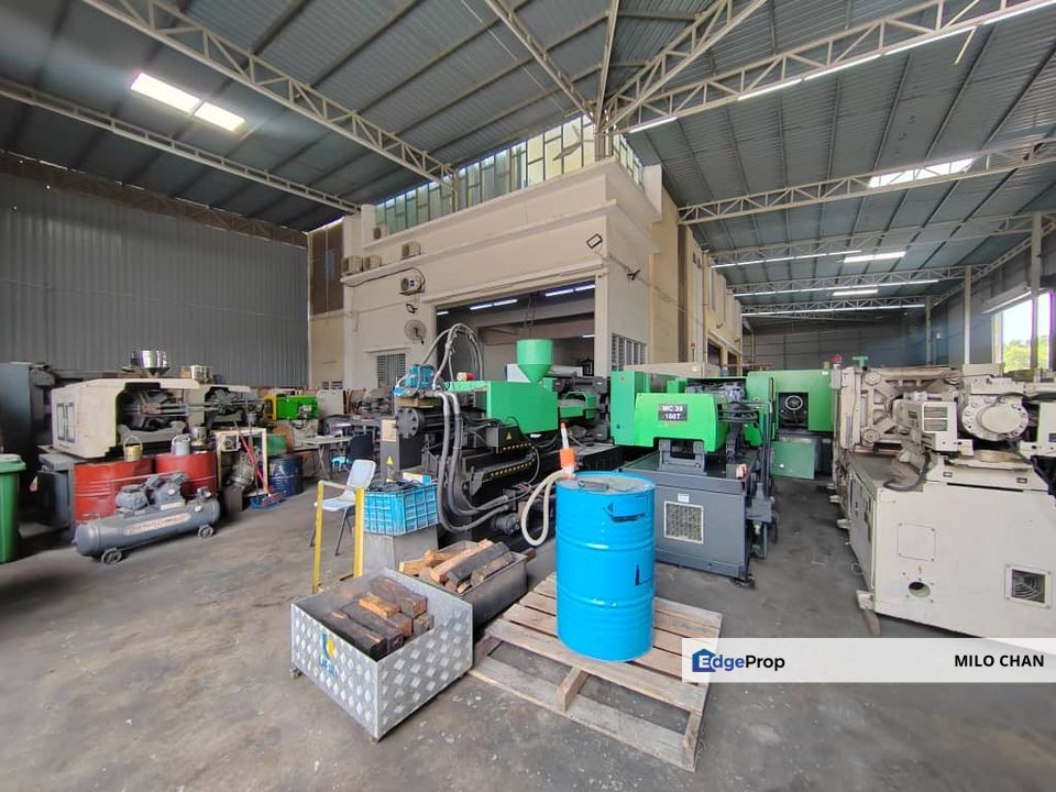 Kapar, Klang Corner Lot 1 1/2 storey Semi Detached Factory for Sale, Selangor, Klang