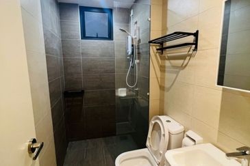 Gravit8 @ Klang South