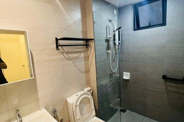 Gravit8 @ Klang South