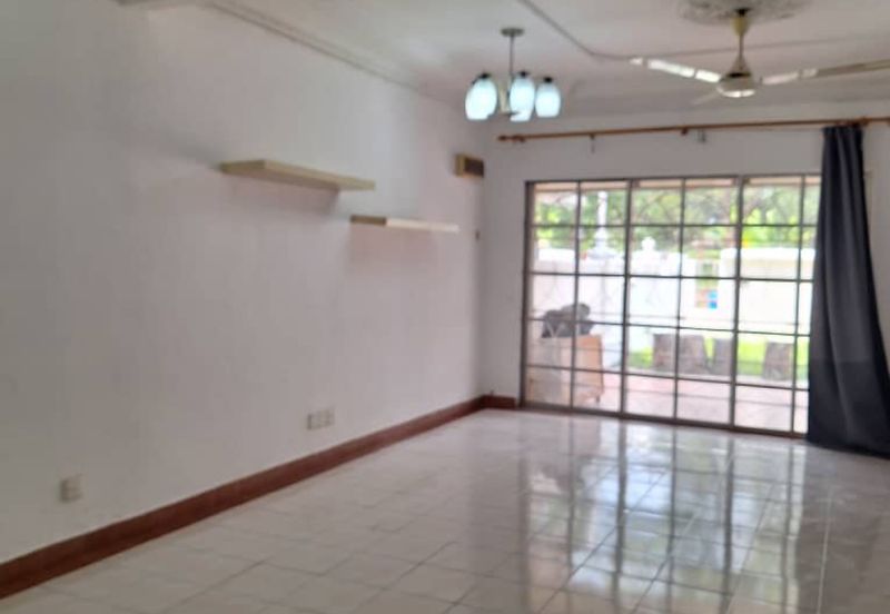 Fully Extended double storey Aranda Kota Kemuning house for sale
