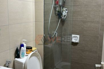 Gravit8 @ Klang South