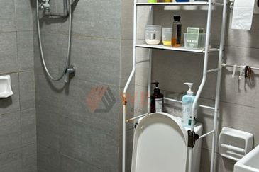 Gravit8 @ Klang South