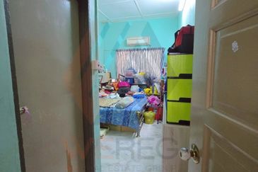 Taman Tepi Sungai ( Taman Teluk Pulai Indah )