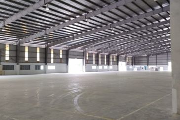 West Port, Pulau Indah