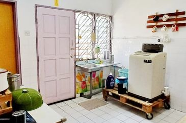 Taman Jaya, Pekan Kapar