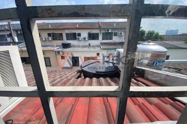 Taman Tepi Sungai ( Taman Teluk Pulai Indah )