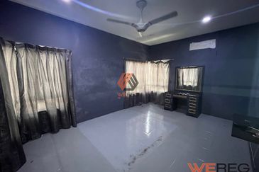 Glenmarie Cove Residence