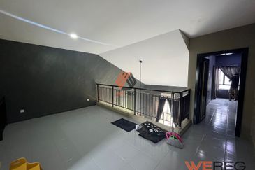 Glenmarie Cove Residence