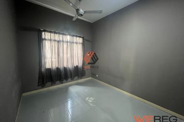 Glenmarie Cove Residence