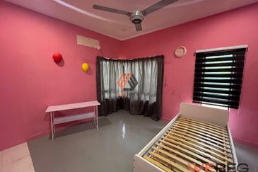 Glenmarie Cove Residence