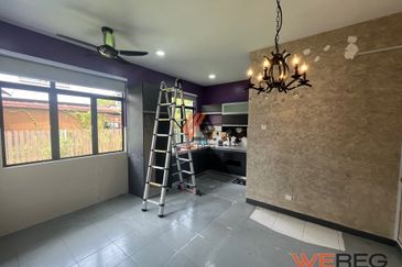 Glenmarie Cove Residence