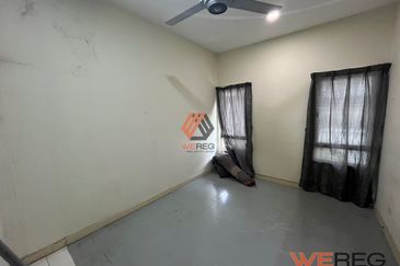 Glenmarie Cove Residence