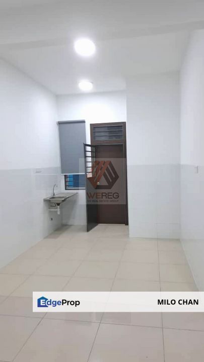 Basic double storey house Bayuemas for rent, Selangor, Klang