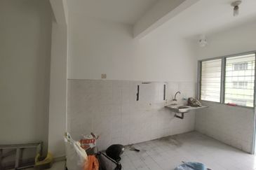 Lily & Jasmine Apartment