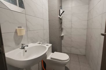 SKS Habitat Apartment, Larkin