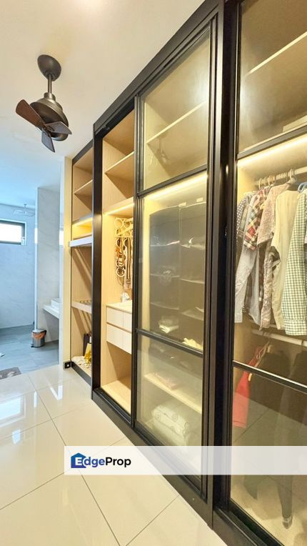 𝐓𝐚𝐦𝐚𝐧 𝐍𝐮𝐬𝐚 𝐒𝐞𝐧𝐭𝐫𝐚𝐥稀有角头单位出售, Johor, 