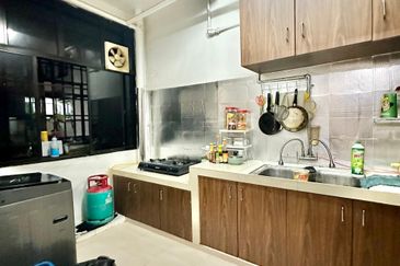 Taman Pulai Utama Flat