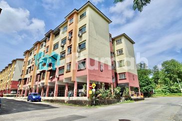 Taman Pulai Utama Flat