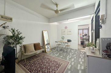 Flat Taman Ungku Tun Aminah
