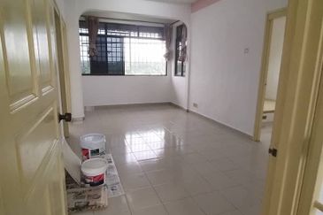 Flat Taman Perling