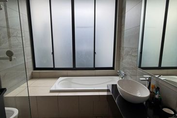 The Hills Residences, Senibong Cove