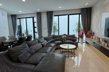 The Hills Residences, Senibong Cove