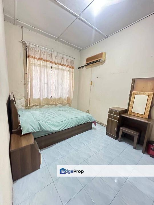 Taman Bukit Kempas, Johor, Johor Bahru